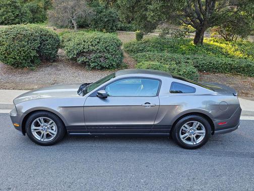 2012 Ford Mustang V6