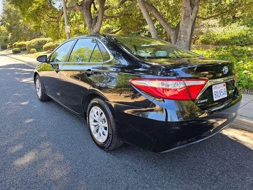 2015 Toyota Camry Hybrid SE