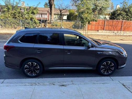 2018 Mitsubishi Outlander PHEV SEL