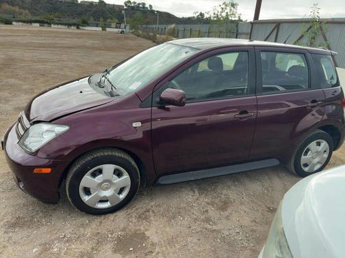 2005 Scion xA Hatchback 4D