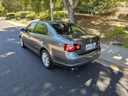 2010 Volkswagen Jetta Limited Edition