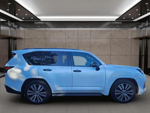 2024 Lexus LX 600 Luxury