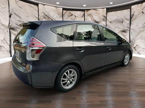 2017 Toyota Prius v Three