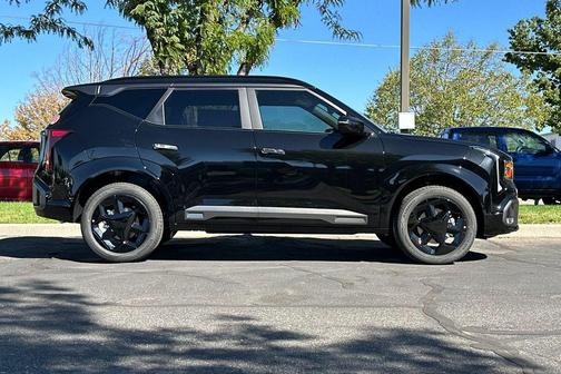 Aurora Black Pearl 2027 Kia Seltos X-Line S
