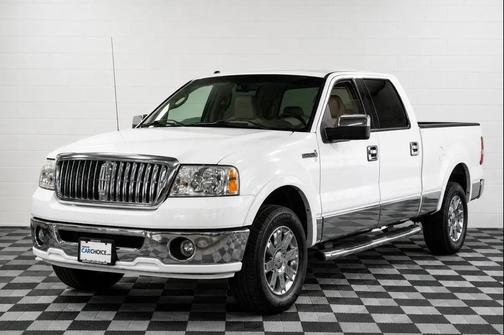 White 2007 Lincoln Mark LT