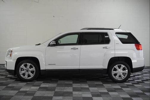 White 2017 GMC Terrain SLT