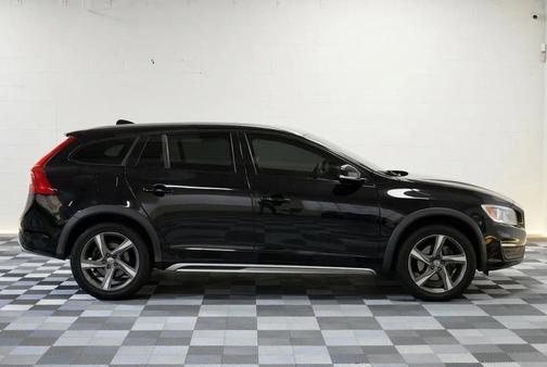 Black 2018 Volvo V60 Cross Country T5