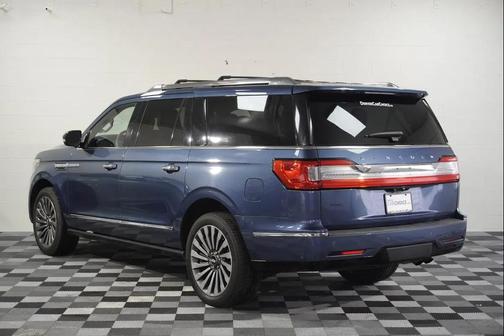 Blue 2019 Lincoln Navigator L Reserve