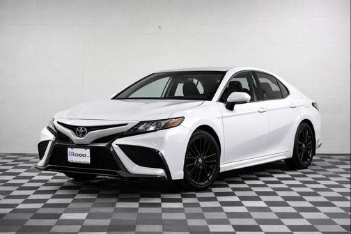 Off-white 2023 Toyota Camry XSE