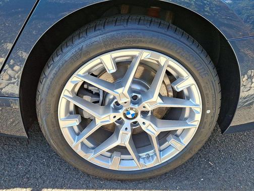 2025 BMW 330 i xDrive