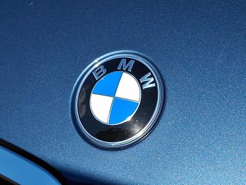 2025 BMW 330 i xDrive