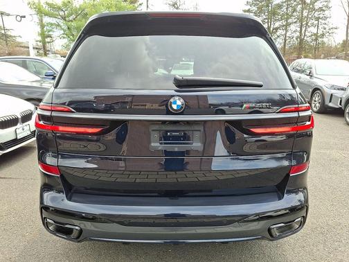 Carbon Black Metallic 2025 BMW X7 xDrive40i