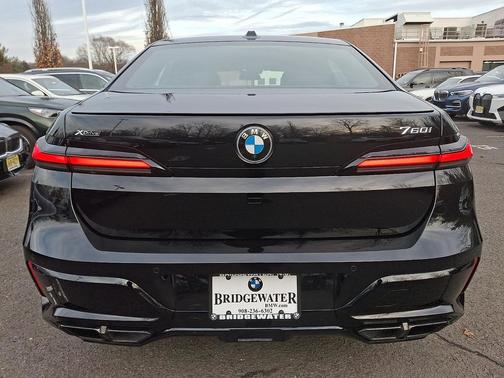 2025 BMW 760 xDrive