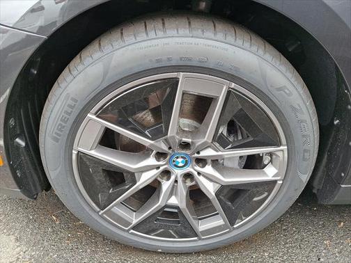 2025 BMW i5 xDrive40