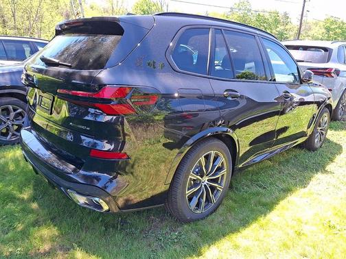 Black Sapphire Metallic 2026 BMW X5 PHEV xDrive50e