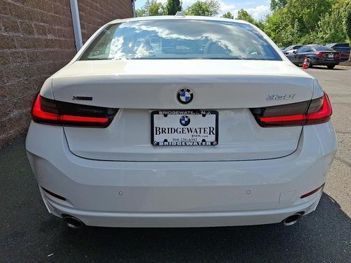 2025 BMW 330 i xDrive