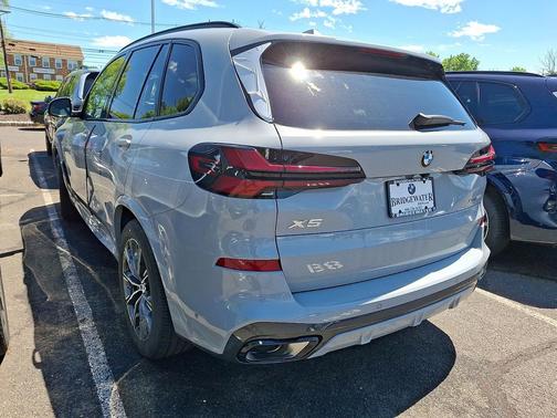 Brooklyn Grey Metallic 2026 BMW X5 xDrive40i