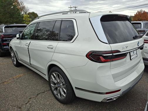 2026 BMW X7 xDrive40i
