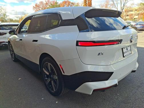 2025 BMW iX xDrive50