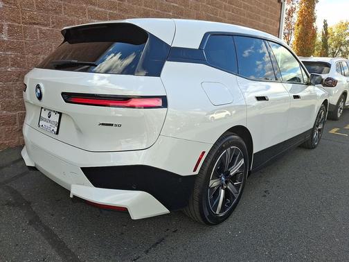 2025 BMW iX xDrive50