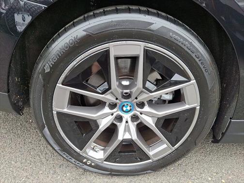 2025 BMW i5 xDrive40