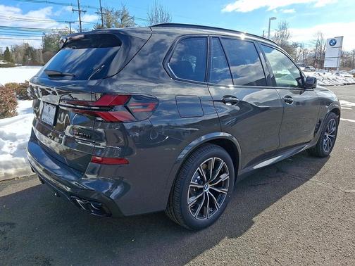 2026 BMW X5 M60i