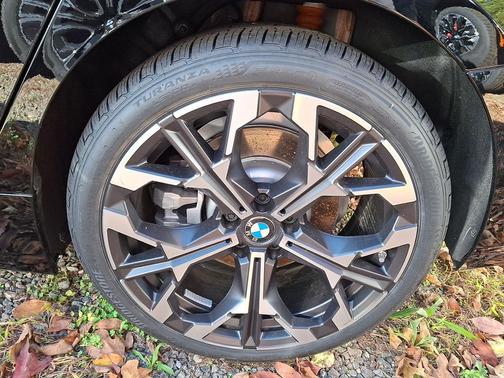 2025 BMW 330 i xDrive