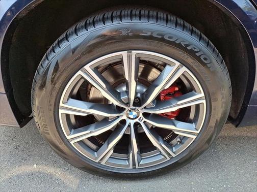2022 BMW X5 M50i
