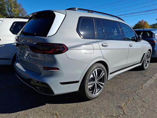 2026 BMW X7 M60i