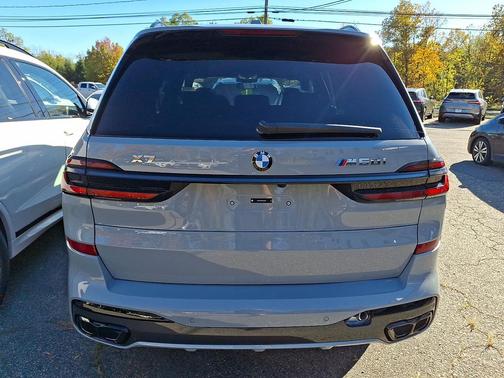 2026 BMW X7 M60i