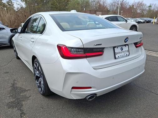 Mineral White Metallic 2025 BMW 330 xDrive