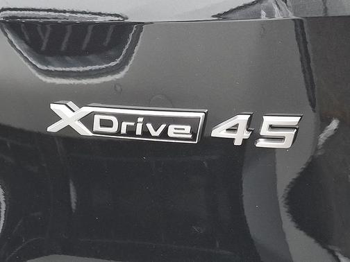 2026 BMW iX xDrive45