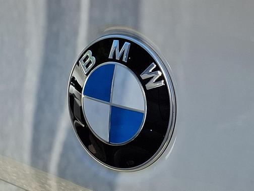 Alpine White 2027 BMW 530 i xDrive