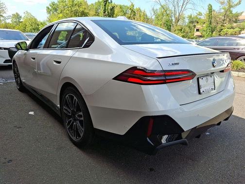 2025 BMW 530 i xDrive