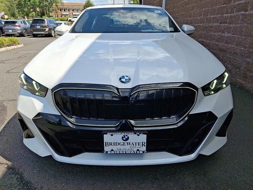 2025 BMW 530 i xDrive