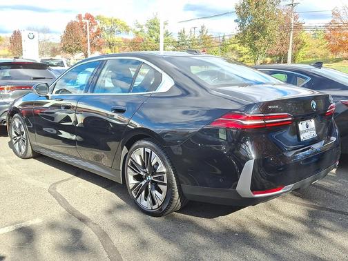 2025 BMW 530 i xDrive