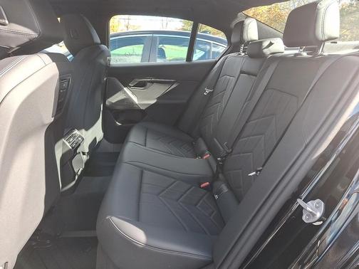 2025 BMW 530 i xDrive