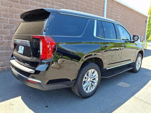 Onyx Black 2024 GMC Yukon SLT