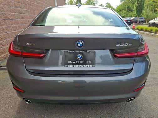 2022 BMW 330e Base