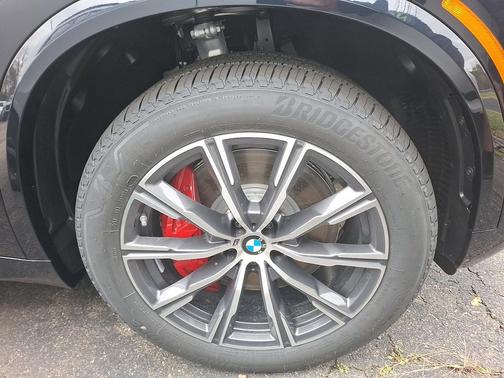 2026 BMW X5 M60i