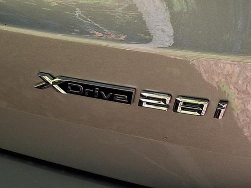 Space Silver Metallic 2027 BMW X1 xDrive28i