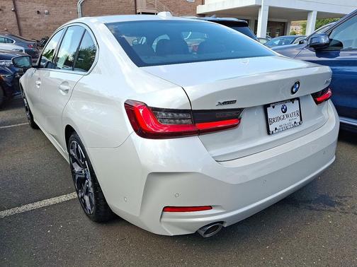 2025 BMW 330 i xDrive