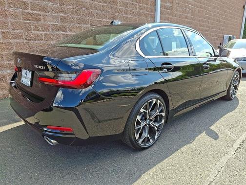 2025 BMW 330 i xDrive
