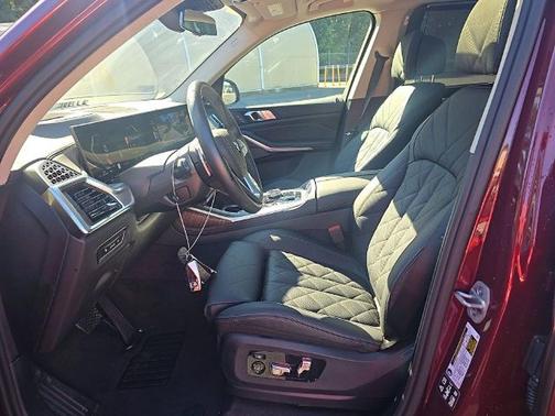 Red Metallic 2026 BMW X7 xDrive40i
