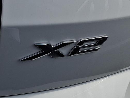 Alpine White 2026 BMW X2 xDrive28i