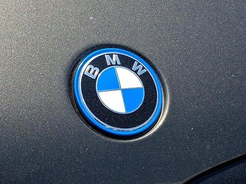 Manhattan Green Metallic 2026 BMW X5 PHEV xDrive50e