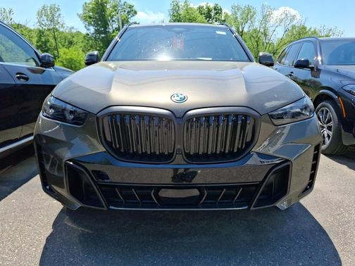 Manhattan Green Metallic 2026 BMW X5 PHEV xDrive50e