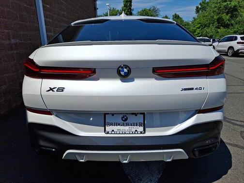 2023 BMW X6 xDrive40i