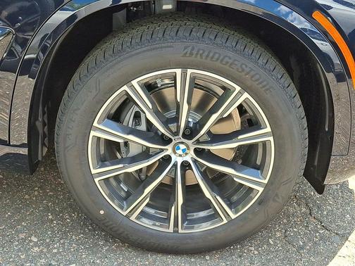 Black Sapphire Metallic 2026 BMW X5 xDrive40i