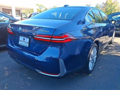 2025 BMW 530 i xDrive